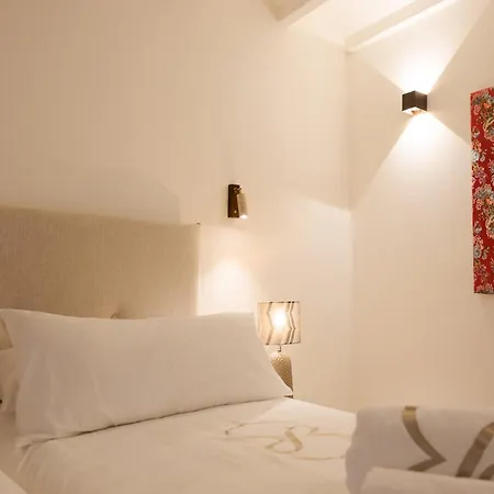 Sant Blai Boutique - *